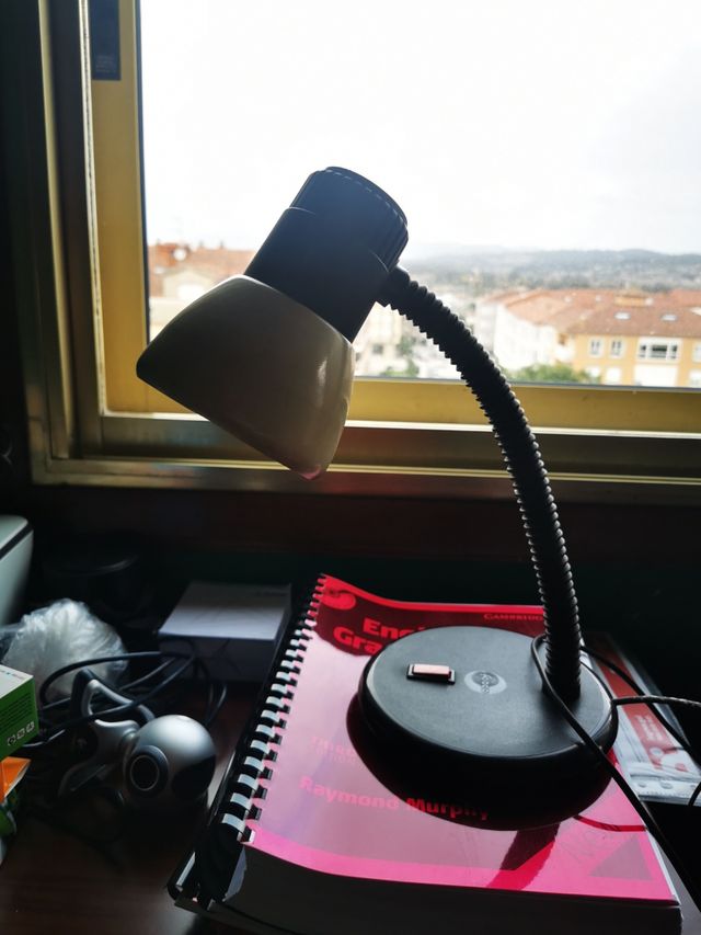 Lámpara de escritorio o de cualquier estancia