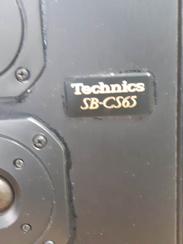 Dos altavoces technics