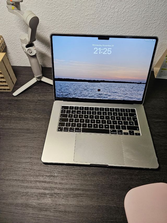 MACBOOK M3 2024 512SSD