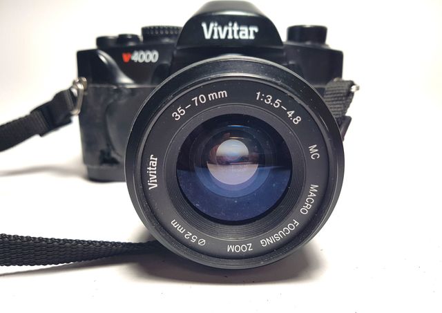 Camara Vivitar V4000 + Vivitar 35-70 mm /1:3,5-4,8