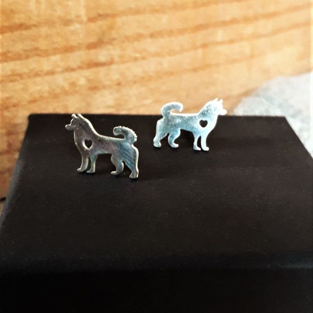 Pendientes de perro Husky. Acero hipoalergenico