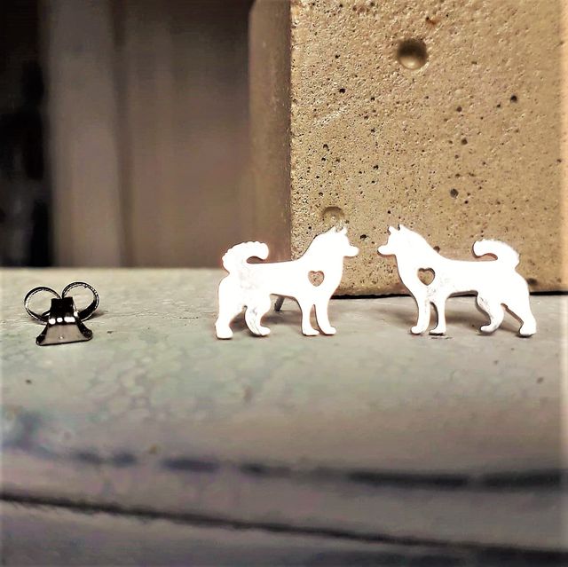 Pendientes de perro Husky. Acero hipoalergenico