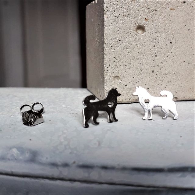 Pendientes de perro Husky. Acero hipoalergenico