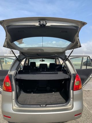 Toyota Verso 2003