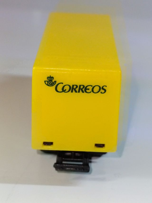 CAMION DE CORREOS MERCEDES BENZ ARTEGO 1/64