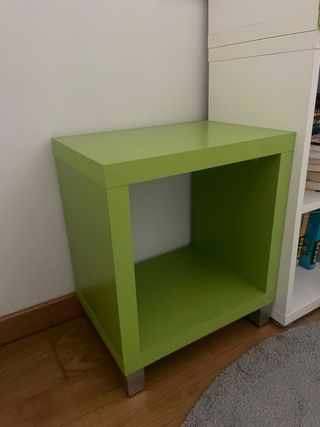 Cuadrado decorativo, balda verde, asiento