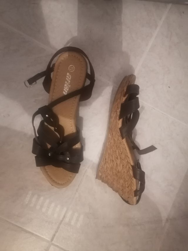 Sandali con zeppa da donna