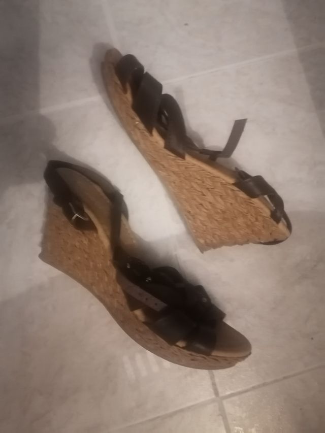 Sandali con zeppa da donna