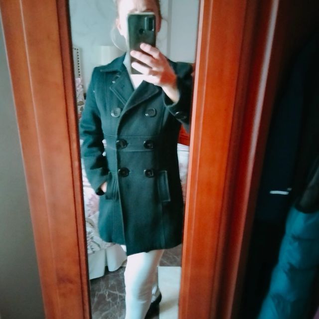 Abrigo de paño negro