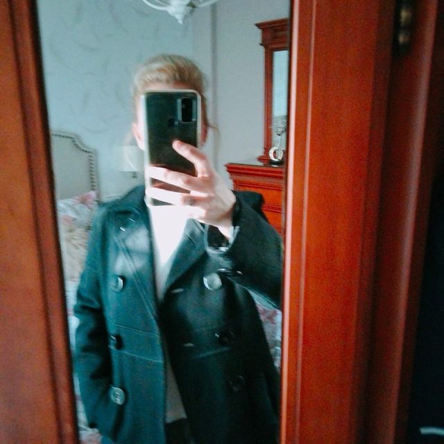 Abrigo de paño negro