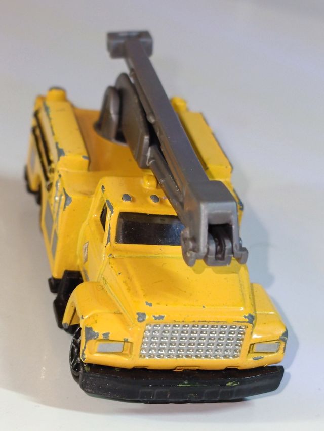 CAMION GRUA 1/64
