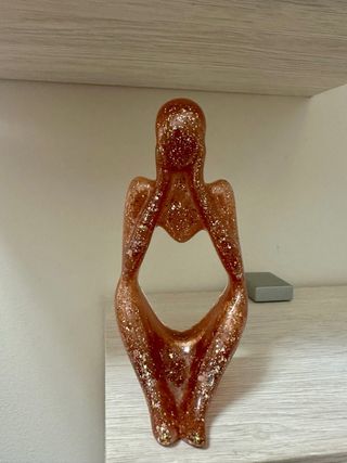 Statuina pensatore handmade in resina
