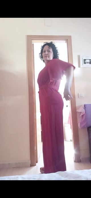 Mono, enteriszo precioso. Color rojo fuccia