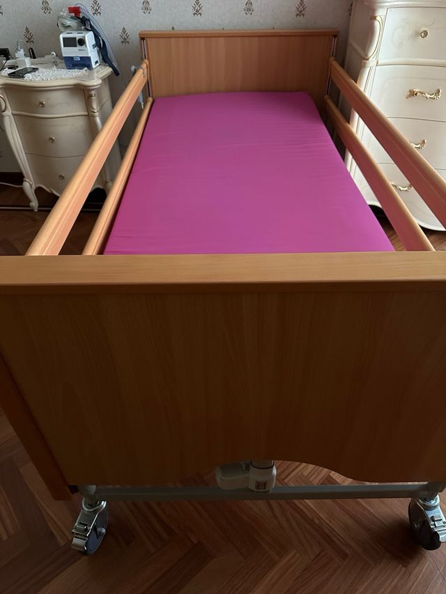 Letto ortopedico elettronico e materasso antidec