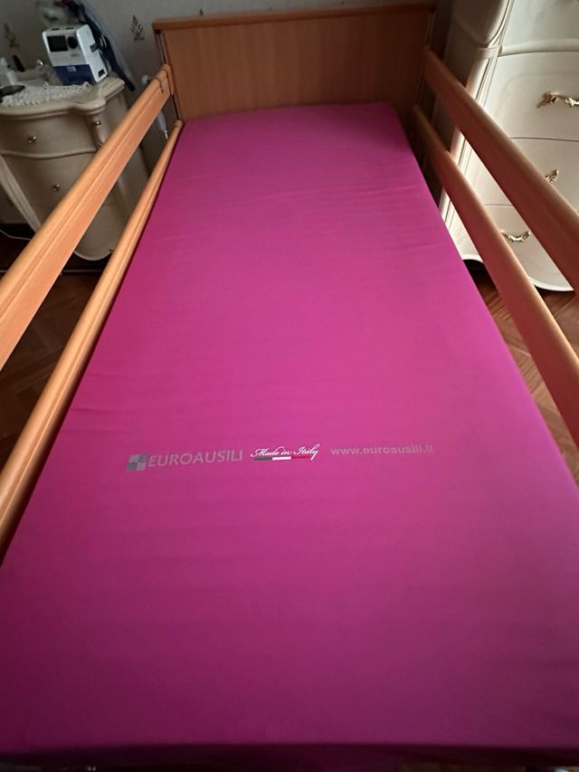 Letto ortopedico elettronico e materasso antidec