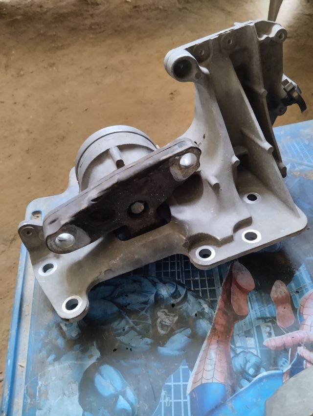 Todos los Soportes motor Nissan qasqhai R9M B 405