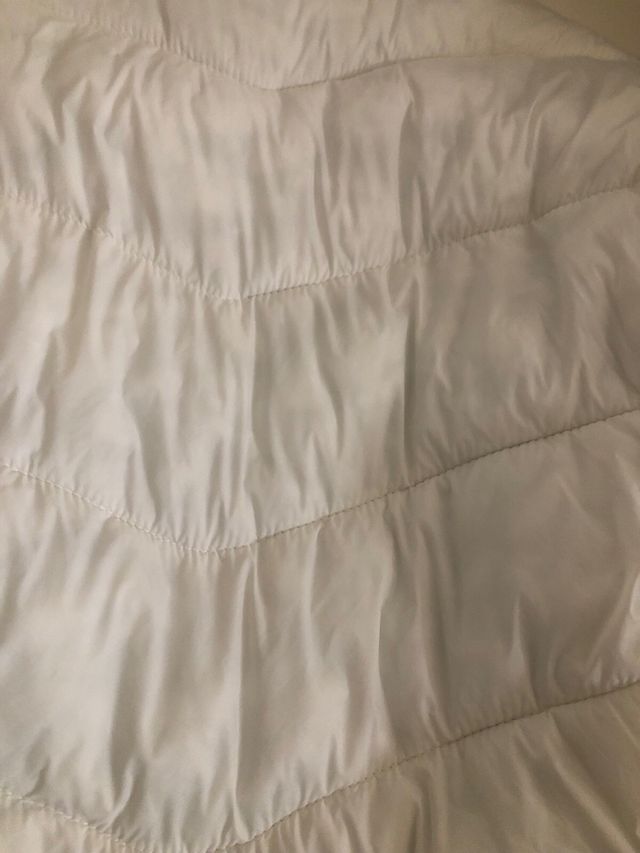 Plumas blanco corto Bershka blanco.