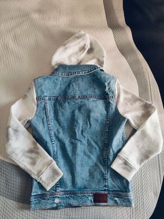 Cazadora vaquera sudadera. Marca Hollister. Talla