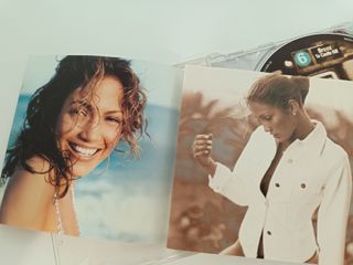 Jennifer Lopez - Álbum CD: On the six