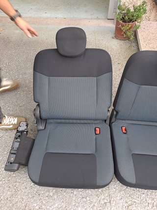 Asientos traseros Nissan nv200