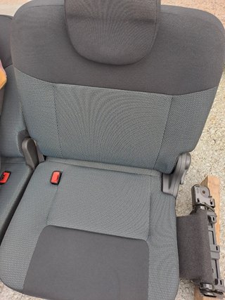 Asientos traseros Nissan nv200