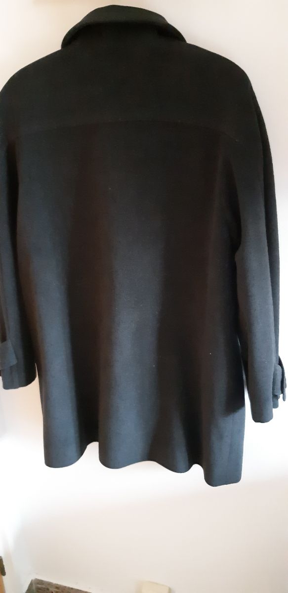 Abrigo tres cuartos.