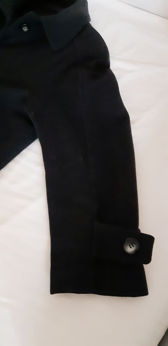 Abrigo tres cuartos.