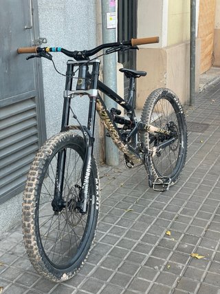Bici dh descenso enduro commencal furious