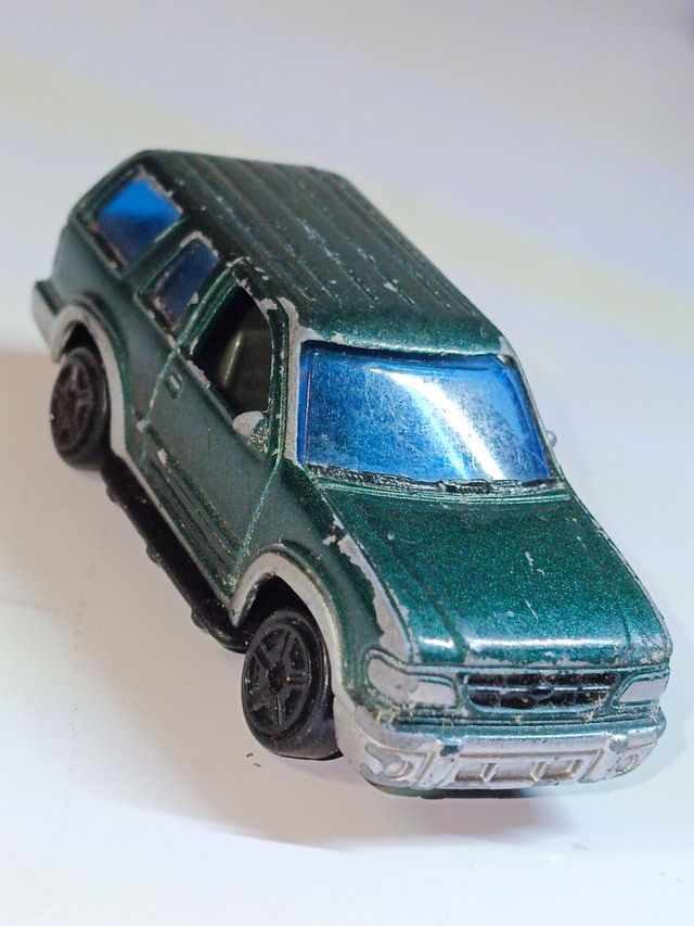 FORD EXPLORER 1/64 MOTORMAX
