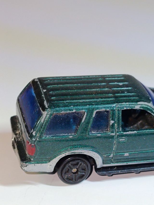 FORD EXPLORER 1/64 MOTORMAX