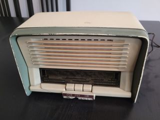 Radio antigua Marconi UM-147