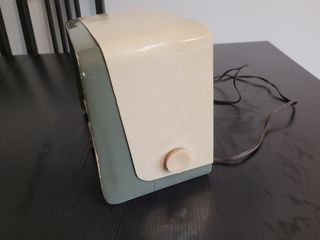 Radio antigua Marconi UM-147