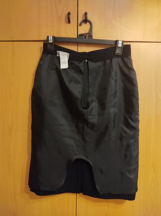 Falda de traje negra