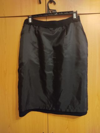 Falda de traje negra