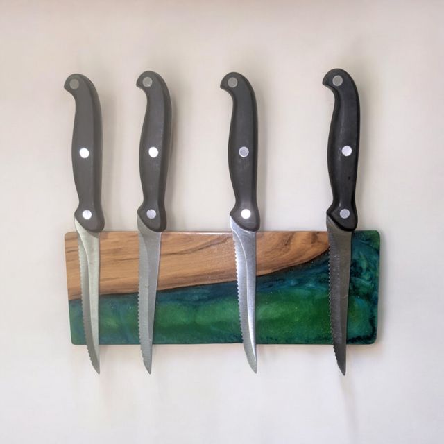 Portacoltelli Magnetico in resina/ulivo