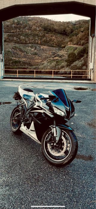 Honda cbr 600 rr
limitada A2