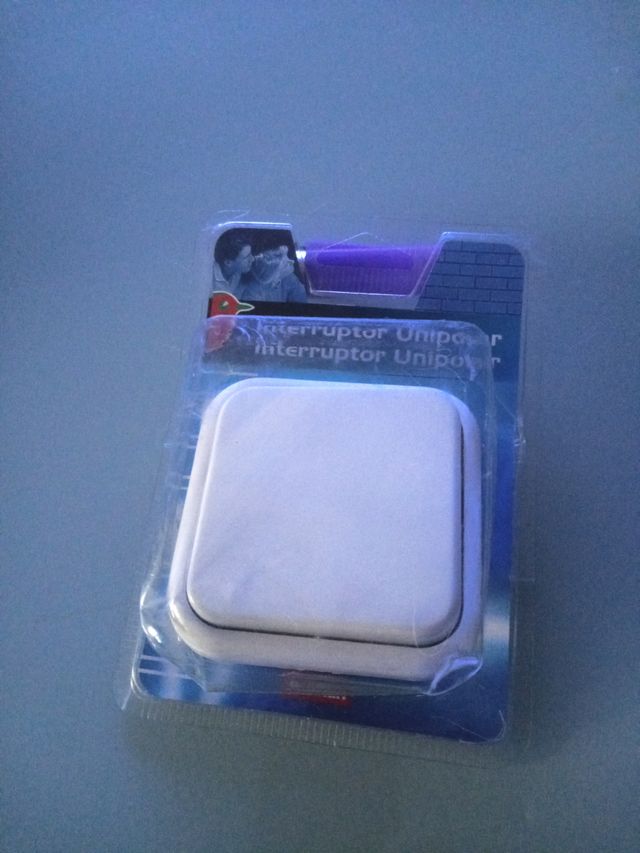 Interruptor unipolar para luz