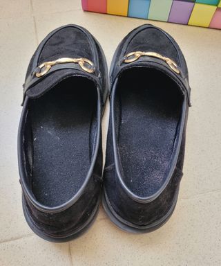 Zapatos mocasines negros talla 36.