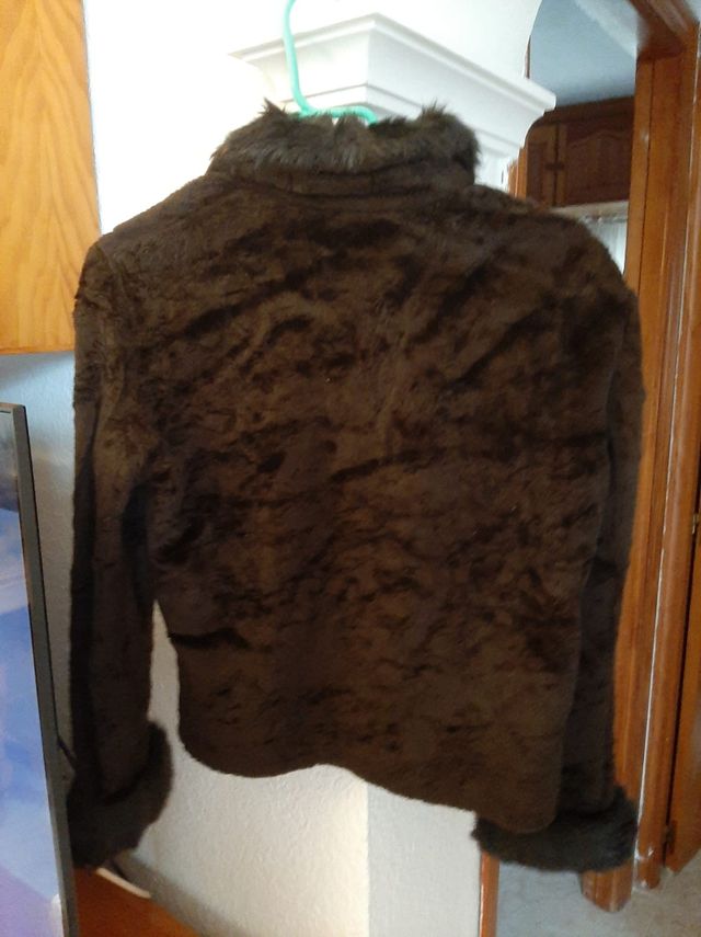 Abrigo marrón corto mujer