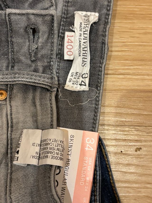 Pareja de pantalones stradivarius talla 34