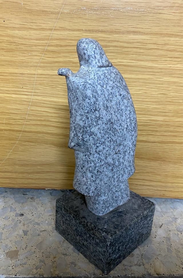 Escultura granito Santa Teresa Avila