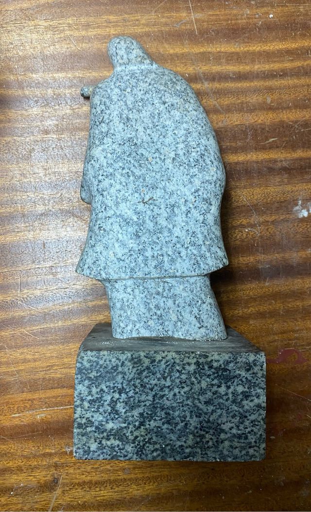 Escultura granito Santa Teresa Avila