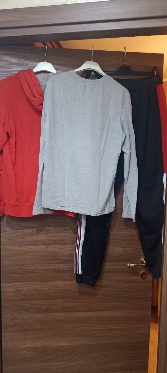 TrisTuta uomo composta felpa t-shirt e pantalone