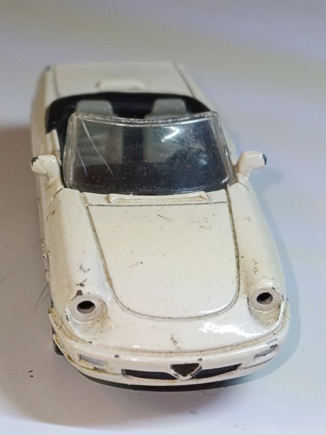 ALFA ROMEO SPIDER DE 1989 1/43 NEW-RAY