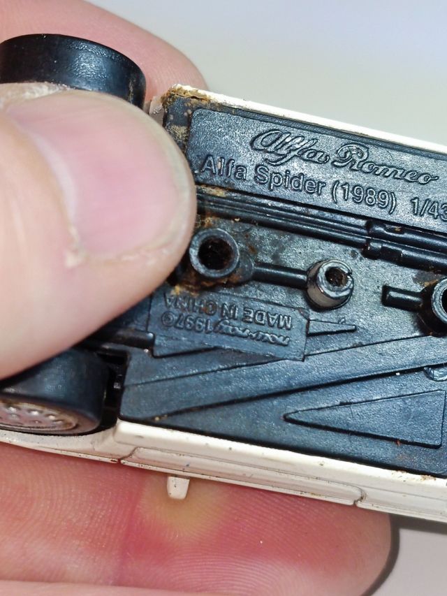 ALFA ROMEO SPIDER DE 1989 1/43 NEW-RAY