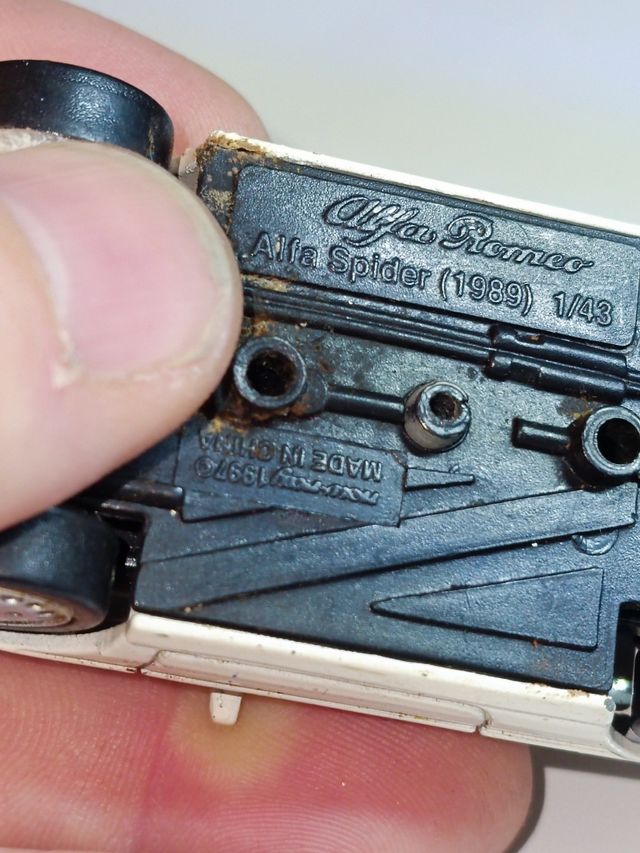 ALFA ROMEO SPIDER DE 1989 1/43 NEW-RAY