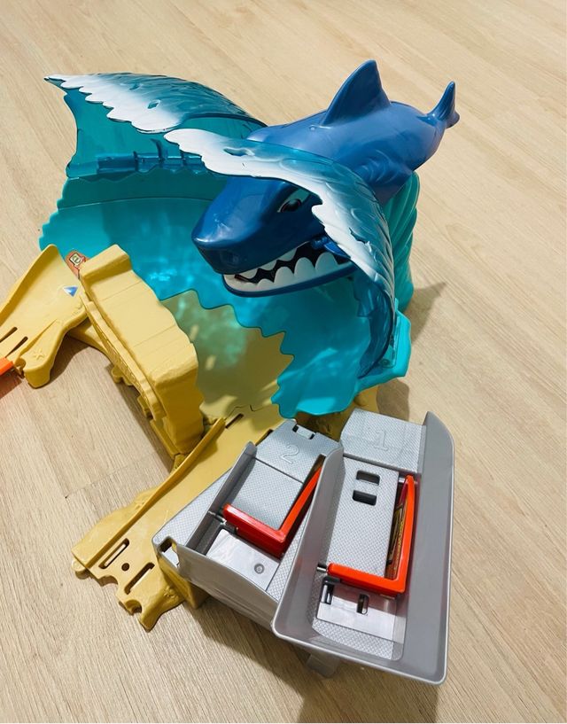 Hot Wheels Tiburón como nuevo