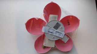 Lámpara rosa de flor infantil IKEA
