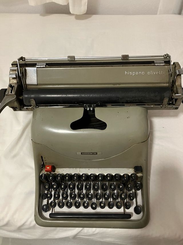 Maquina de escribir Olivetti Lexicon