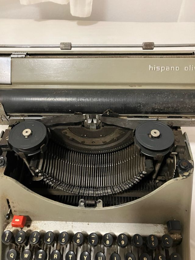 Maquina de escribir Olivetti Lexicon